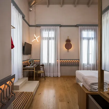 스칼라 데 파로 5*